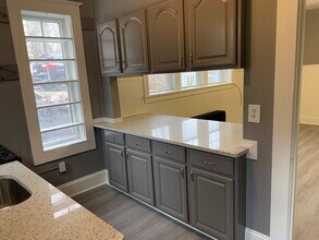 128 E Wayne Ave, Unit 2 in Easton, PA - Foto de edificio - Building Photo