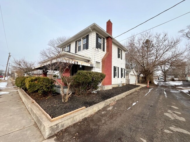 property at 2009 Grand Ave