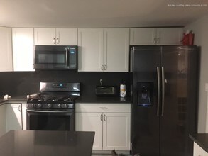 86 Monmouth Rd in Ocean Township, NJ - Foto de edificio - Building Photo