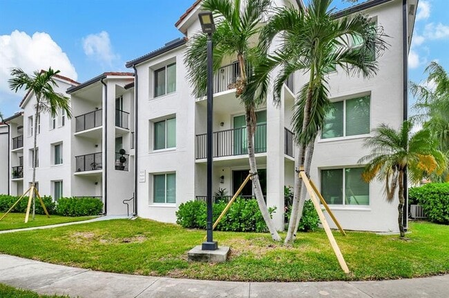 1312 Villa Cir in Boynton Beach, FL - Foto de edificio - Building Photo