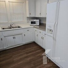 354 E Floyd Baker Blvd in Gaffney, SC - Building Photo - Building Photo