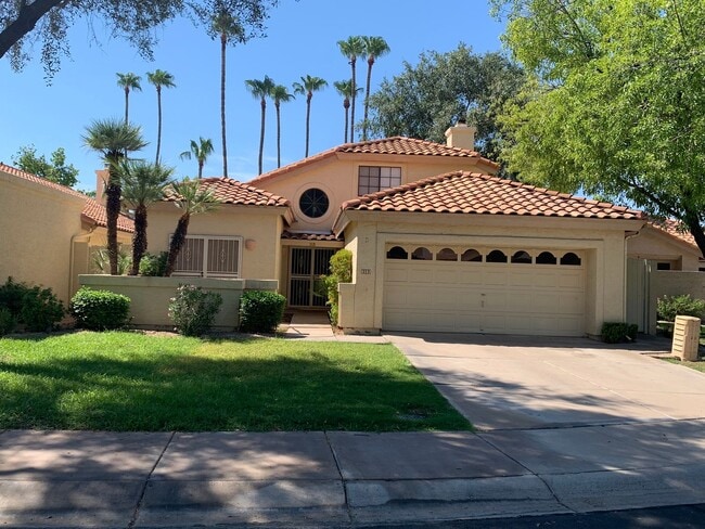 property at 23 E La Vieve Ln
