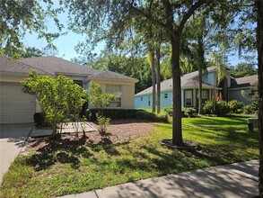 5626 Ansley Way in Mount Dora, FL - Foto de edificio - Building Photo