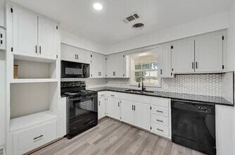 725 W Brock St in Denison, TX - Foto de edificio - Building Photo