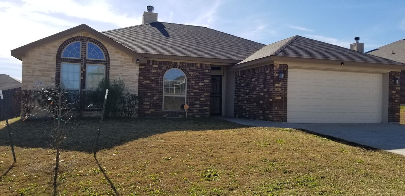 3800 Anvil Range Rd in Killeen, TX - Building Photo