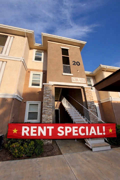 44740 Adam Ln in Temecula, CA - Building Photo