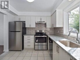 414 Stone Rd W in Guelph, ON - Building Photo