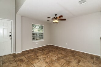 1021 Shadow Creek Blvd in Buda, TX - Building Photo - Building Photo
