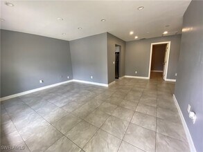 4186 Pine Drop Ln in North Fort Myers, FL - Building Photo - Building Photo