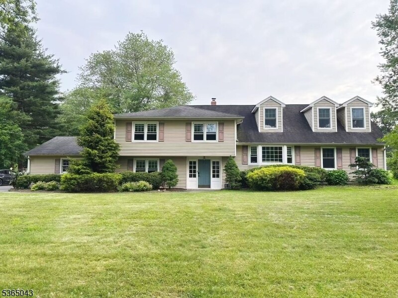 21 Meadowview Rd in Bernards, NJ - Building Photo