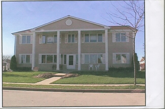 2051 Cliff Alex Ct S, Unit 3 in Waukesha, WI - Building Photo - Building Photo