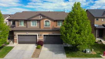 2666 W Cottonwood Dr in Lehi, UT - Building Photo