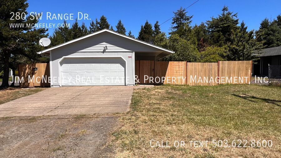 280 SW Range Dr in Waldport, OR - Building Photo