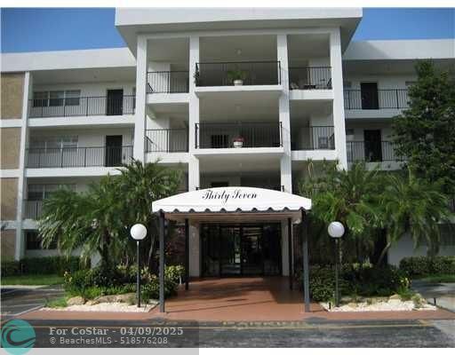 3351 S Palm Aire Dr in Pompano Beach, FL - Building Photo