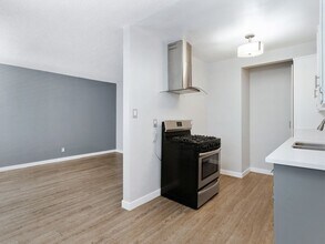 539 E 11th St in Long Beach, CA - Building Photo - Building Photo
