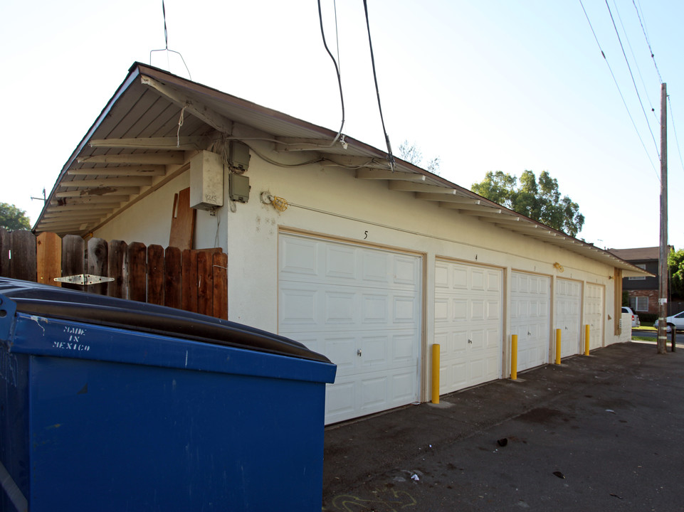 925 Loara St in Anaheim, CA - Building Photo