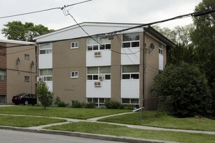 67 Talara Dr in Toronto, ON - Building Photo