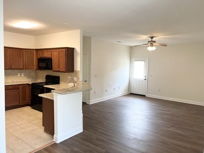 property at 43225 Creek Cir