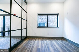 1935 E Hazzard St-Unit -204 in Philadelphia, PA - Foto de edificio - Building Photo
