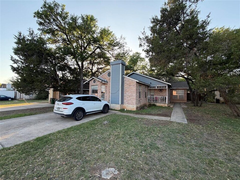 9620 Sugar Hill Dr in Austin, TX - Building Photo