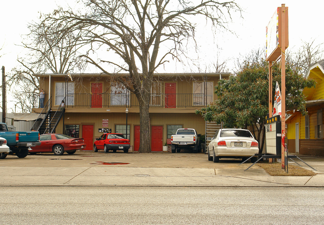 1734 Hildebrand Ave in San Antonio, TX - Building Photo