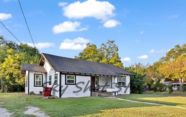 326 W Rainey St in Sherman, TX - Building Photo - Building Photo