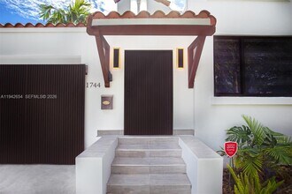 1744 SW 22nd Terrace in Miami, FL - Building Photo - Building Photo