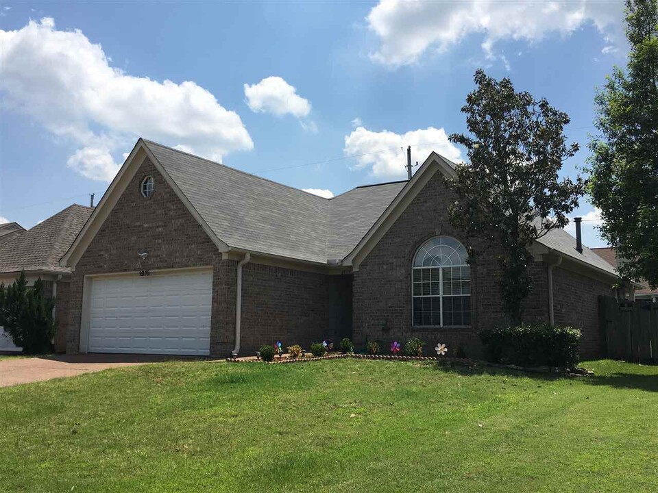 6939 Naples Dr in Cordova, TN - Building Photo