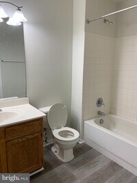 1605 E Fairmount Ave photo'