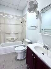 2247 S Wentworth Ave in Chicago, IL - Building Photo - Building Photo