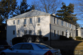 325 Haverford Ave in Narberth, PA - Foto de edificio - Building Photo