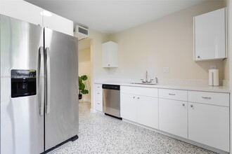 1001 NE 80 St in Miami, FL - Building Photo - Building Photo