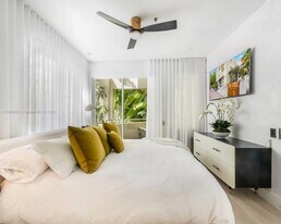 100 Collins Ave in Miami Beach, FL - Building Photo