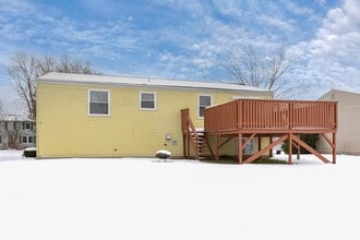 7617 Fitzpatrick Dr in Liverpool, NY - Building Photo - Building Photo