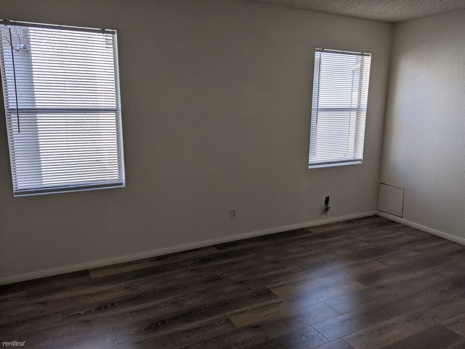 1056 W 165th Pl-Unit -Apt 1 in Gardena, CA - Foto de edificio