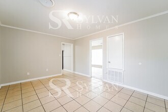 1370 Sharon Dr in Jackson, MS - Building Photo - Building Photo