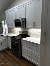 1705 Eagle Peak Way in Las Vegas, NV - Building Photo - Building Photo
