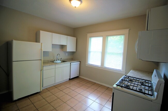 property at 736 Oakland Ave SW