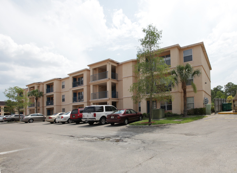 Saddlebrook Village in Naples, FL - Building Photo