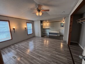 711 N 19th St in Hamilton, IL - Foto de edificio - Building Photo