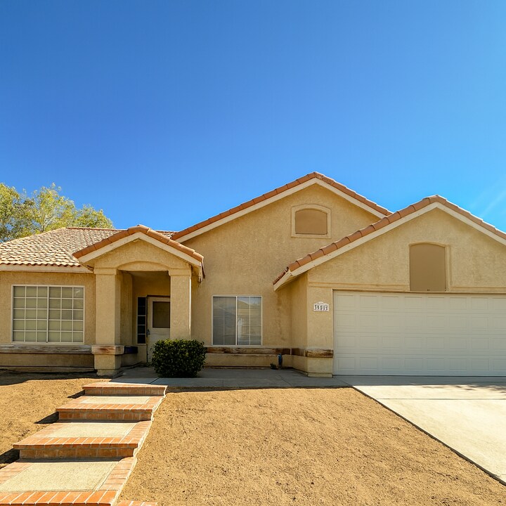 39518 Chalfont Ln in Palmdale, CA - Building Photo
