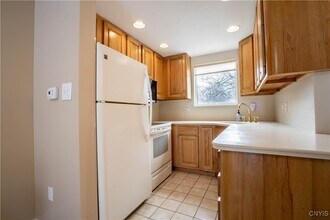 67 Chestnut Rd in New Hartford, NY - Building Photo - Building Photo