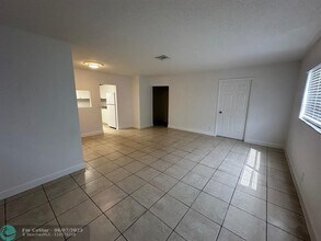 3408 Riverside Dr in Coral Springs, FL - Building Photo - Building Photo