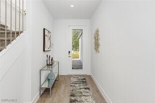 7596 Morgan Way in Naples, FL - Building Photo