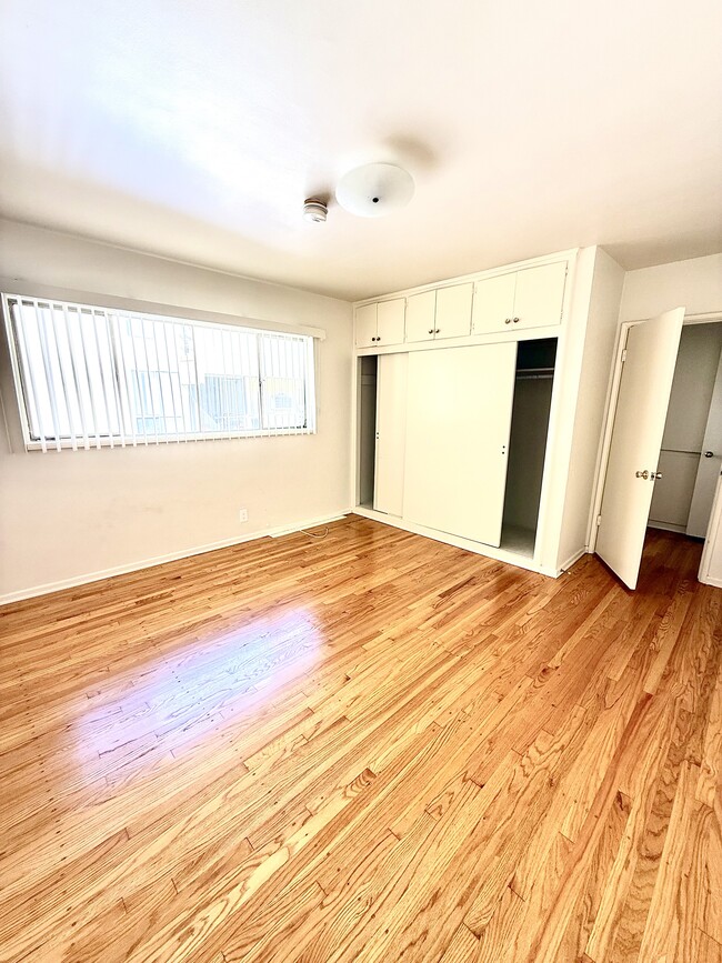 326 S Gramercy Pl in Los Angeles, CA - Building Photo - Building Photo