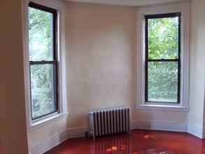 487 Clinton AVe in Brooklyn, NY - Building Photo - Interior Photo