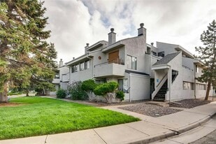 1825 Kendall St in Lakewood, CO - Building Photo