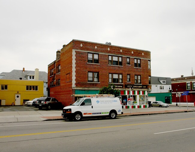 1225 Hertel Ave in Buffalo, NY - Foto de edificio - Building Photo