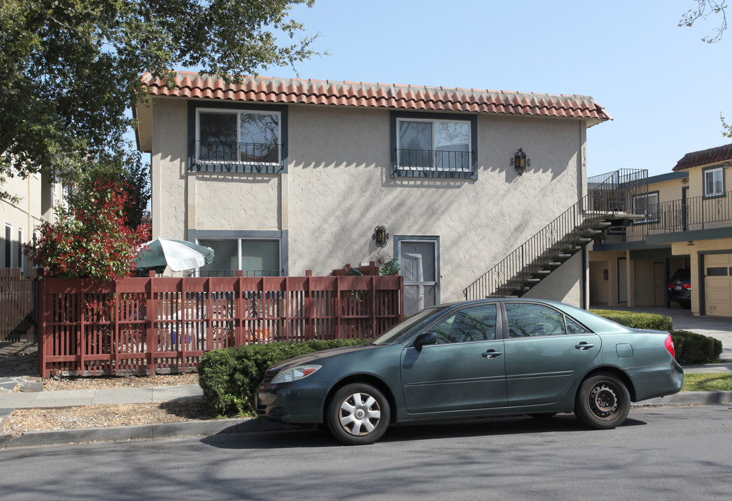 1136 Paloma Ave in Burlingame, CA - Foto de edificio