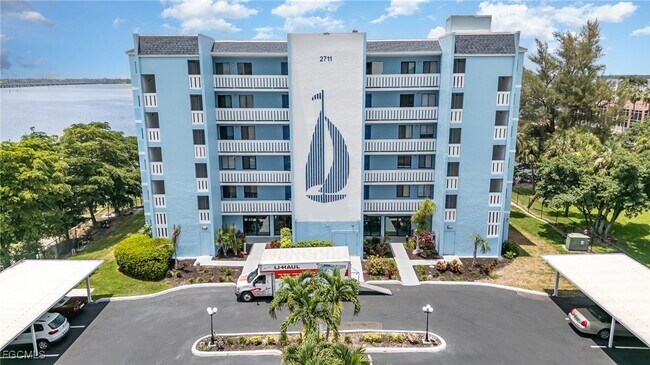 2711 First St in Ft. Myers, FL - Building Photo - Building Photo
